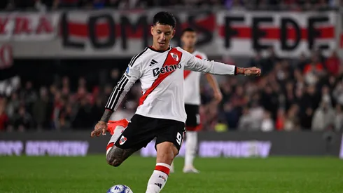 River pateó 28 veces contra Estudiantes RC y solo metió un gol.