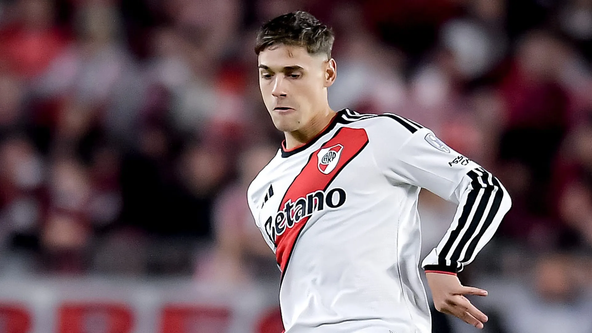 Martínez Quarta acumula 14 partidos en el semestre.