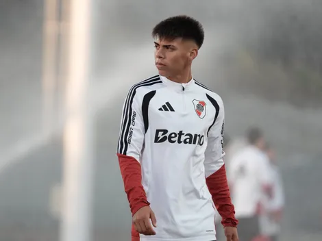 Qué dorsal usará Santiago Espíndola en la Primera de River y el historial de jugadores que lo vistieron