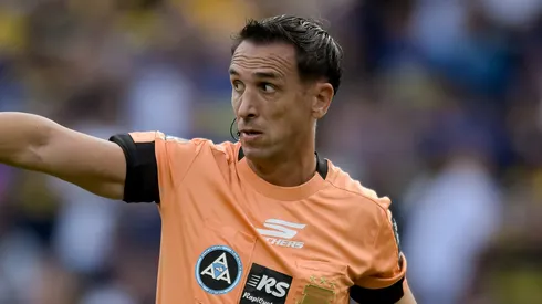 Dóvalo dirigió a River en seis ocasiones, con cuatro victorias y dos empates.