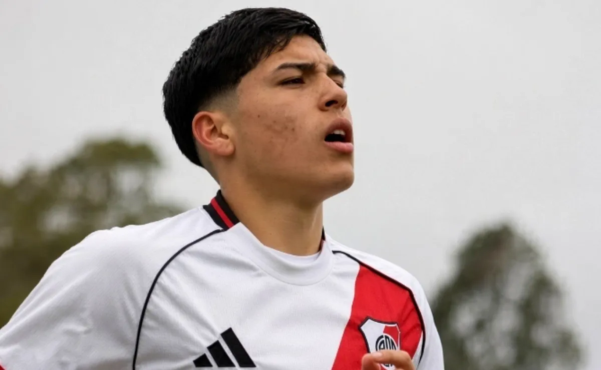 Amarilla se destaca por su técnica, inteligencia y pegada.