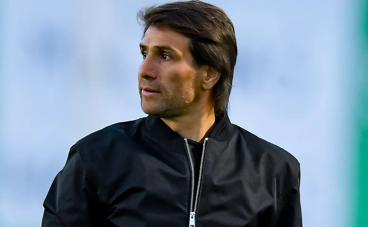 Ponzio no consigue que los delanteros se reencuentren con el gol.