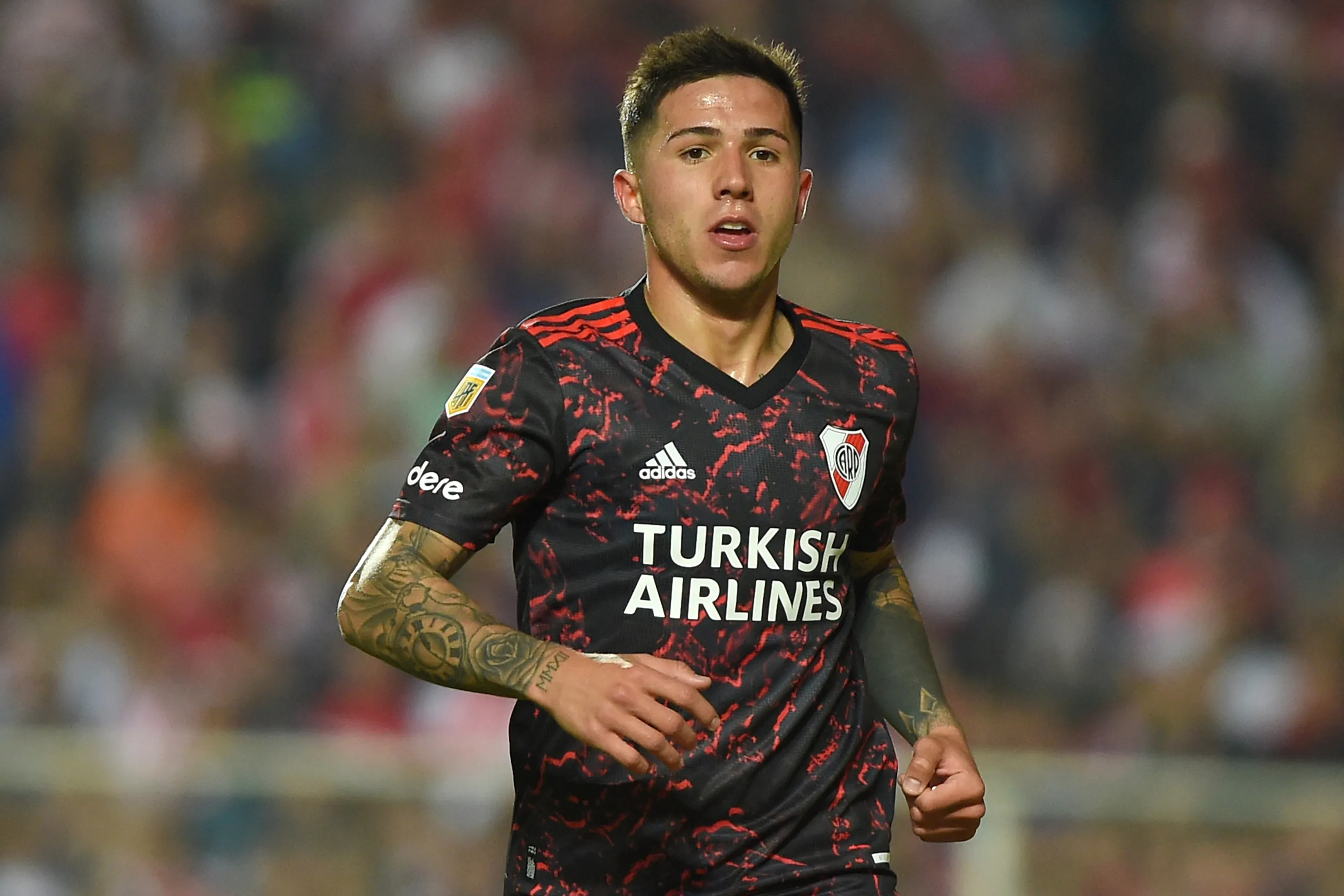 Enzo Fernández aseguró que está al tanto de la actualidad de River. (Getty Images)