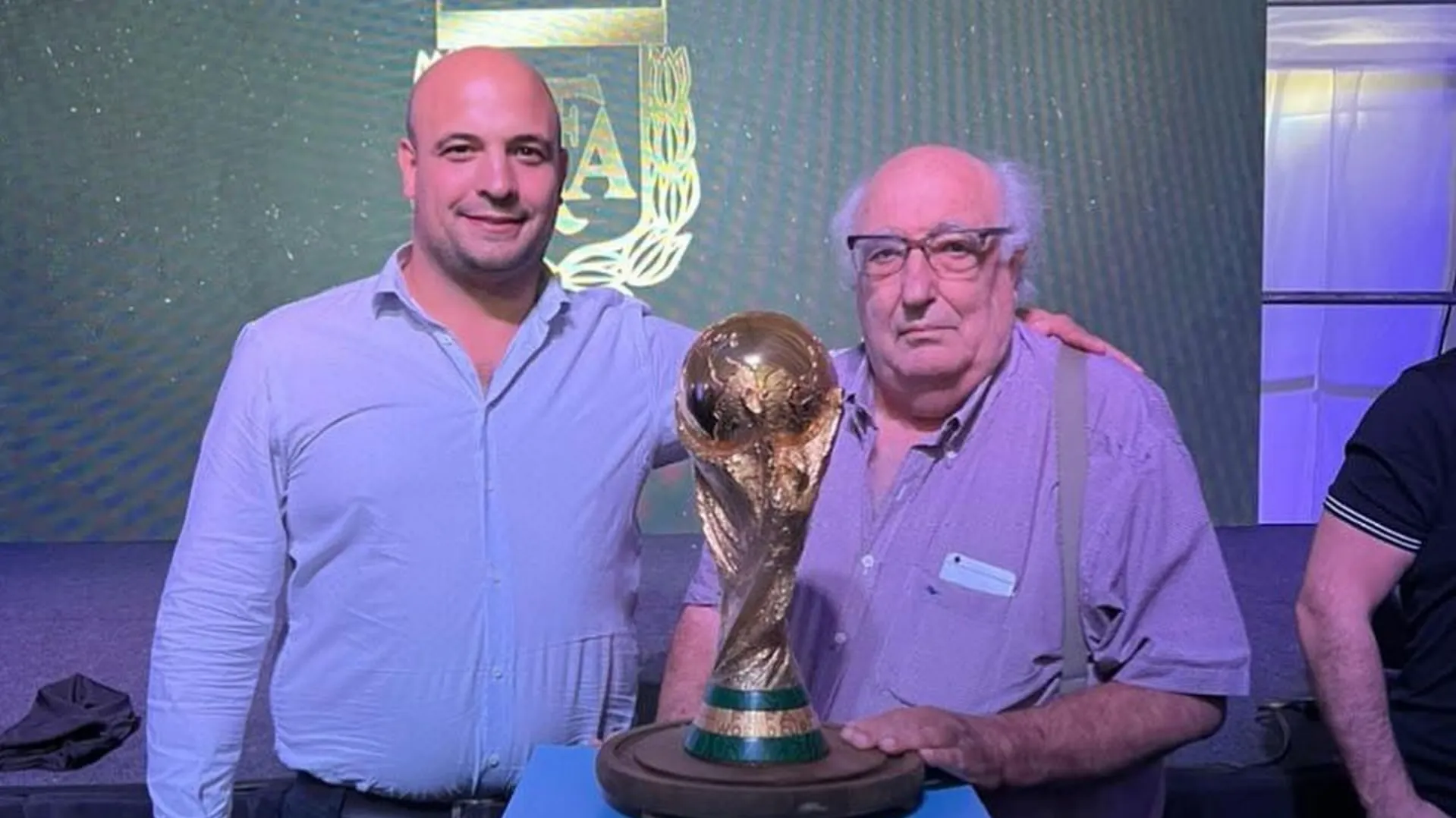 Agustín Brieva (izquierda), el presidente de Argentino de Merlo