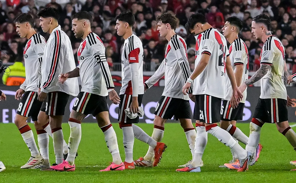 River ganó 15, empató cuatro y perdió diez partido en el año.