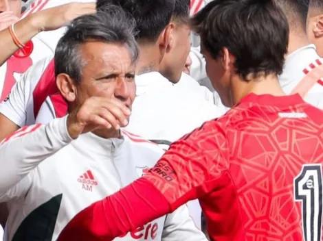 Santiago Beltrán saludó a Tato Montes, entrenador de arqueros y responsable de su llegada a River