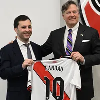 Di Carlo recibió a funcionarios de Estados Unidos en el Monumental