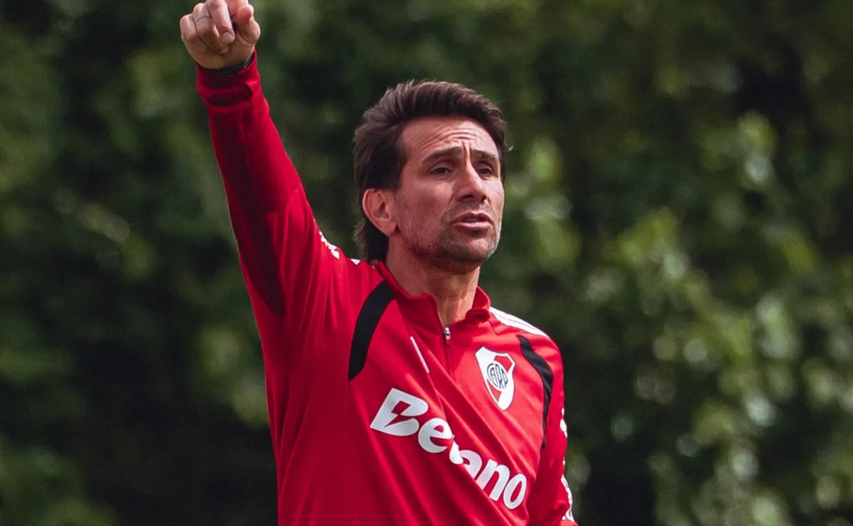 El DT debe terminar de definir el once.