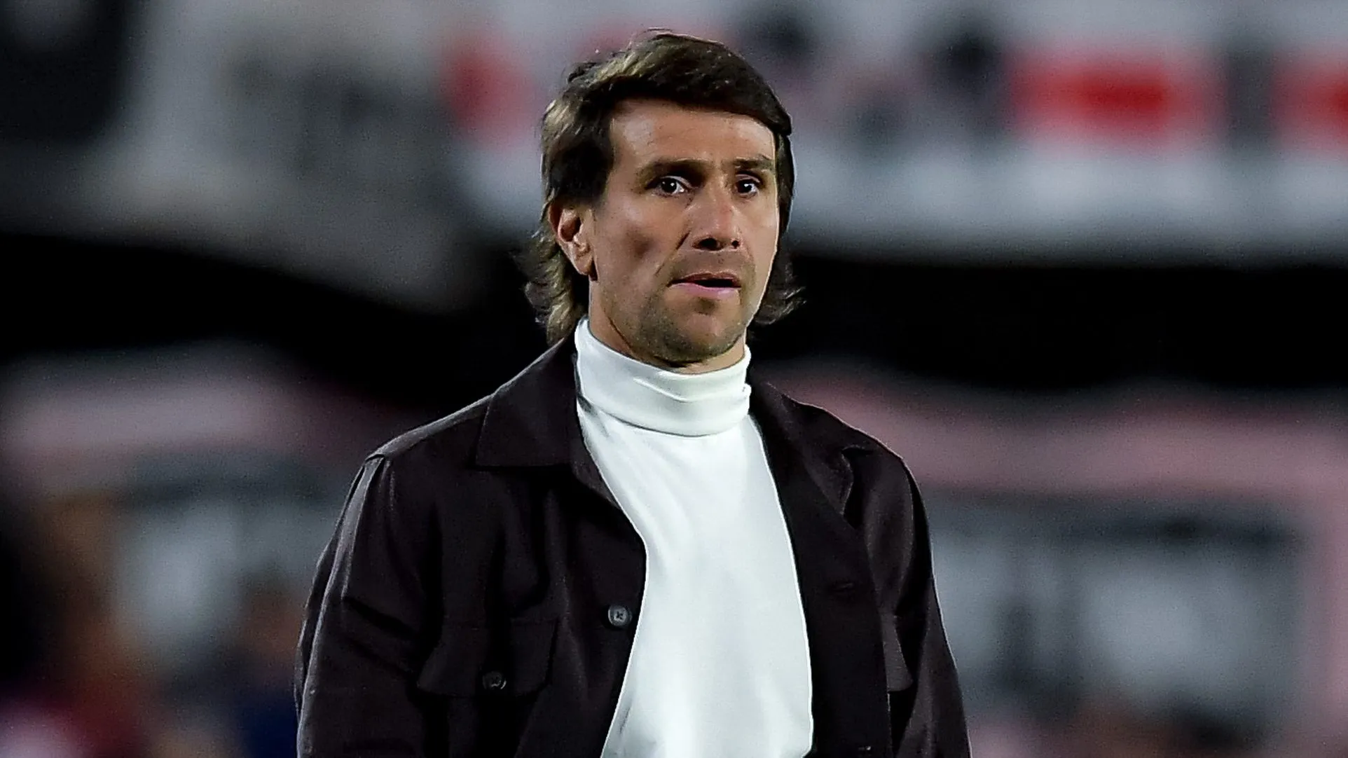 Ponzio ganó cinco de los ocho partidos que dirigió.