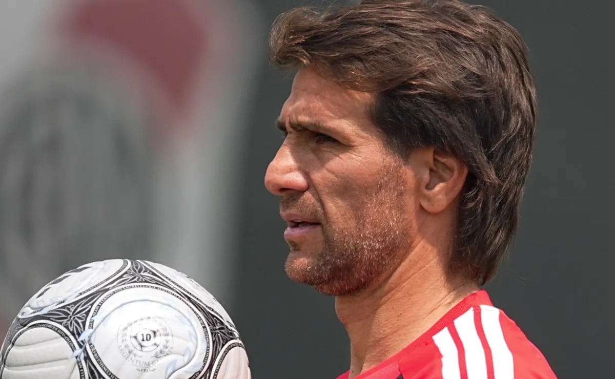 Ponzio empieza a definir el once de River.