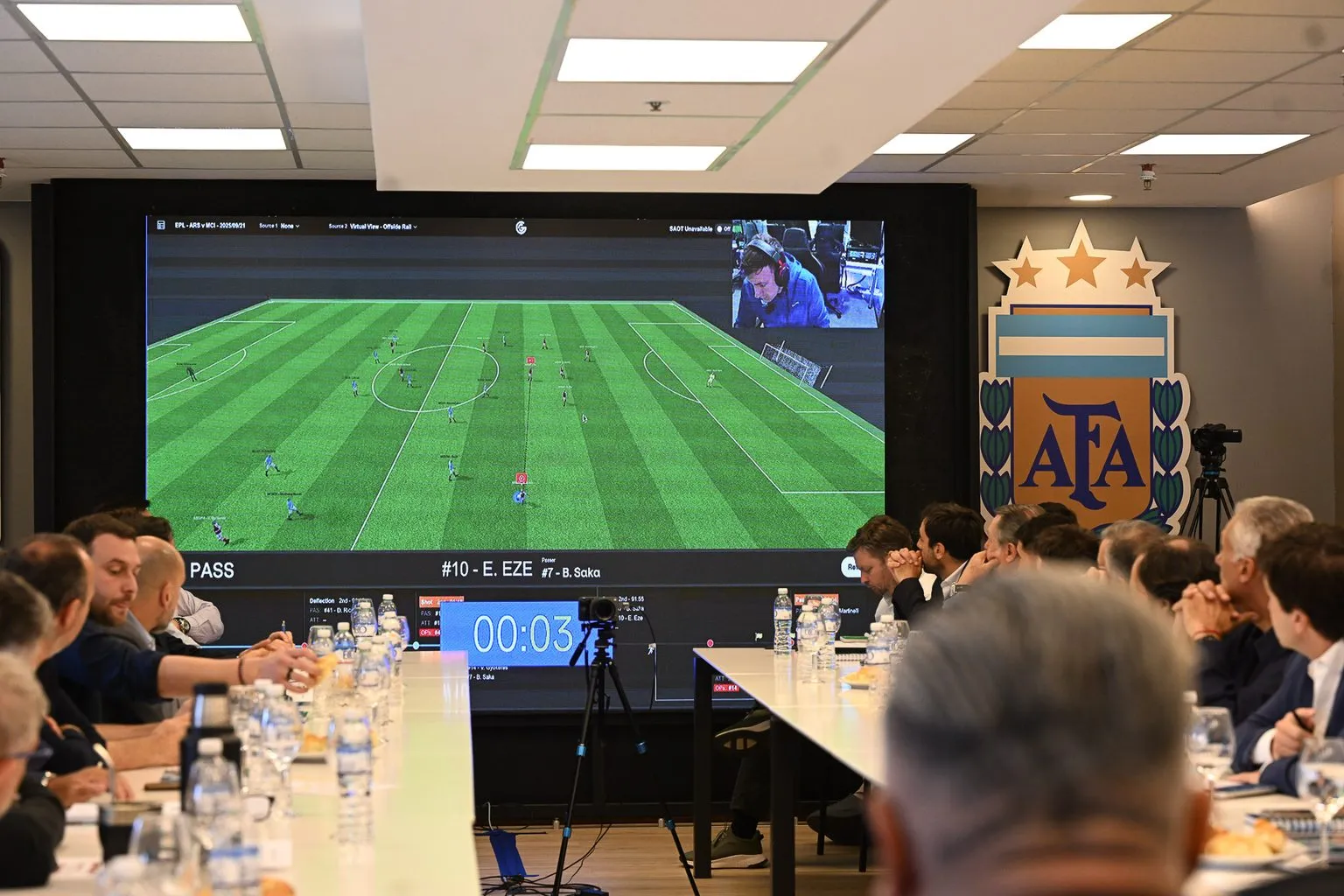 El VAR semiautomático llega al fútbol argentino.