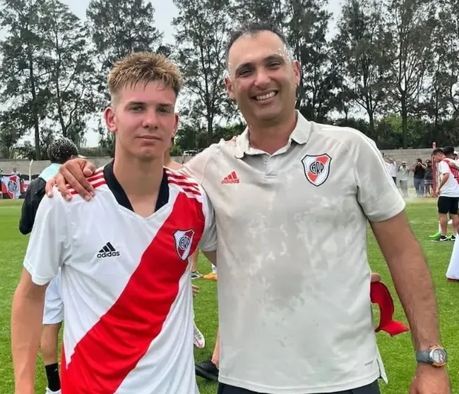 Martín Pellegrino junto a Franco Mastantuono.