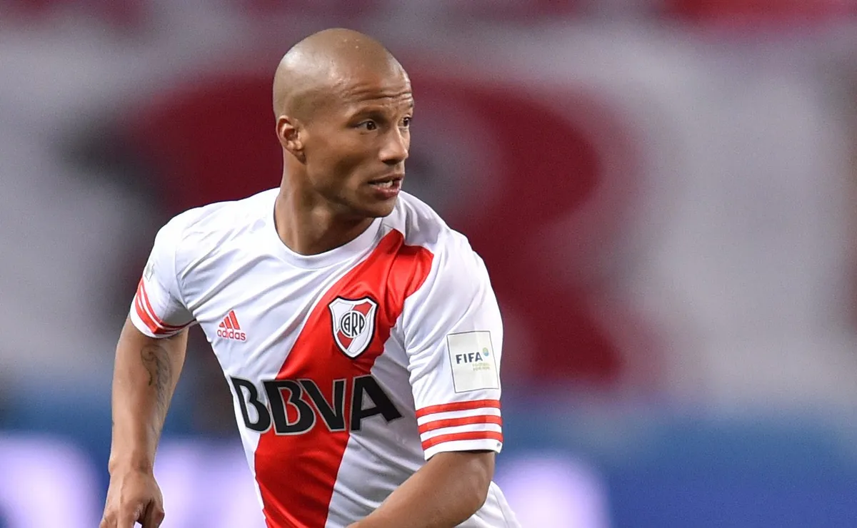 Carlos Sánchez le marcó un gol a Boca con la camiseta de River.