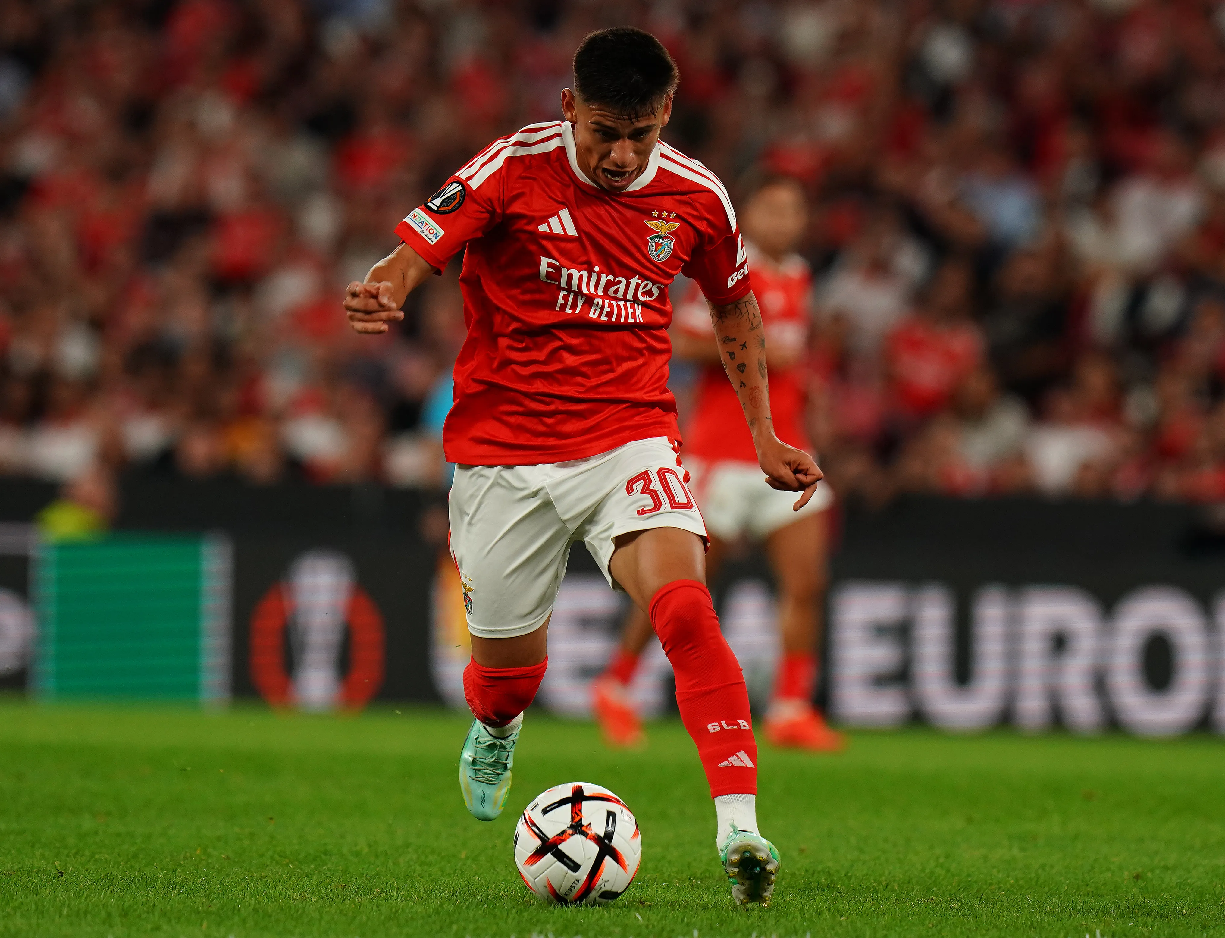Echeverri acumula cinco participaciones con dos asistencias en Benfica. (Getty Images)